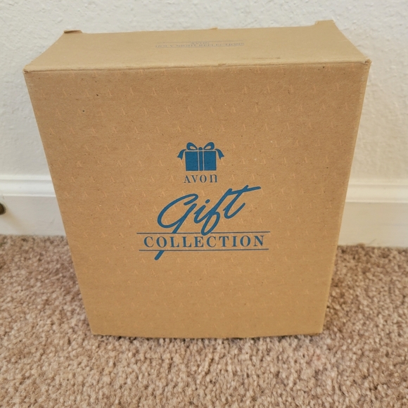 Avon Holy Night Reflections Nativity - Picture 4 of 8